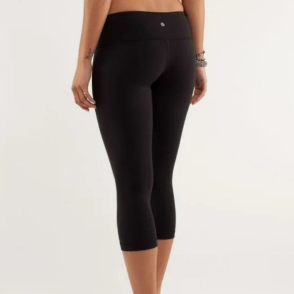 lululemon athletica Pants - lululemon | classic black wunder under crop | sz 6